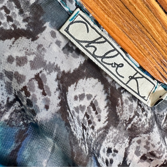 Chloe K Peacock Feather Patterned Sheer Tank Top - Picture 4 of 6